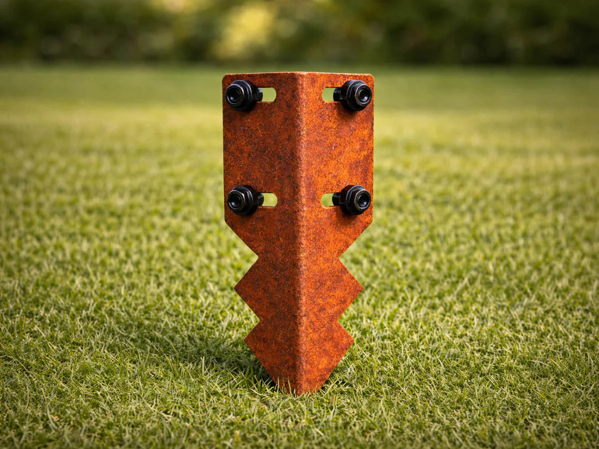 45 graders samlespyd i cortenstål for montering av hagekant og bedkant