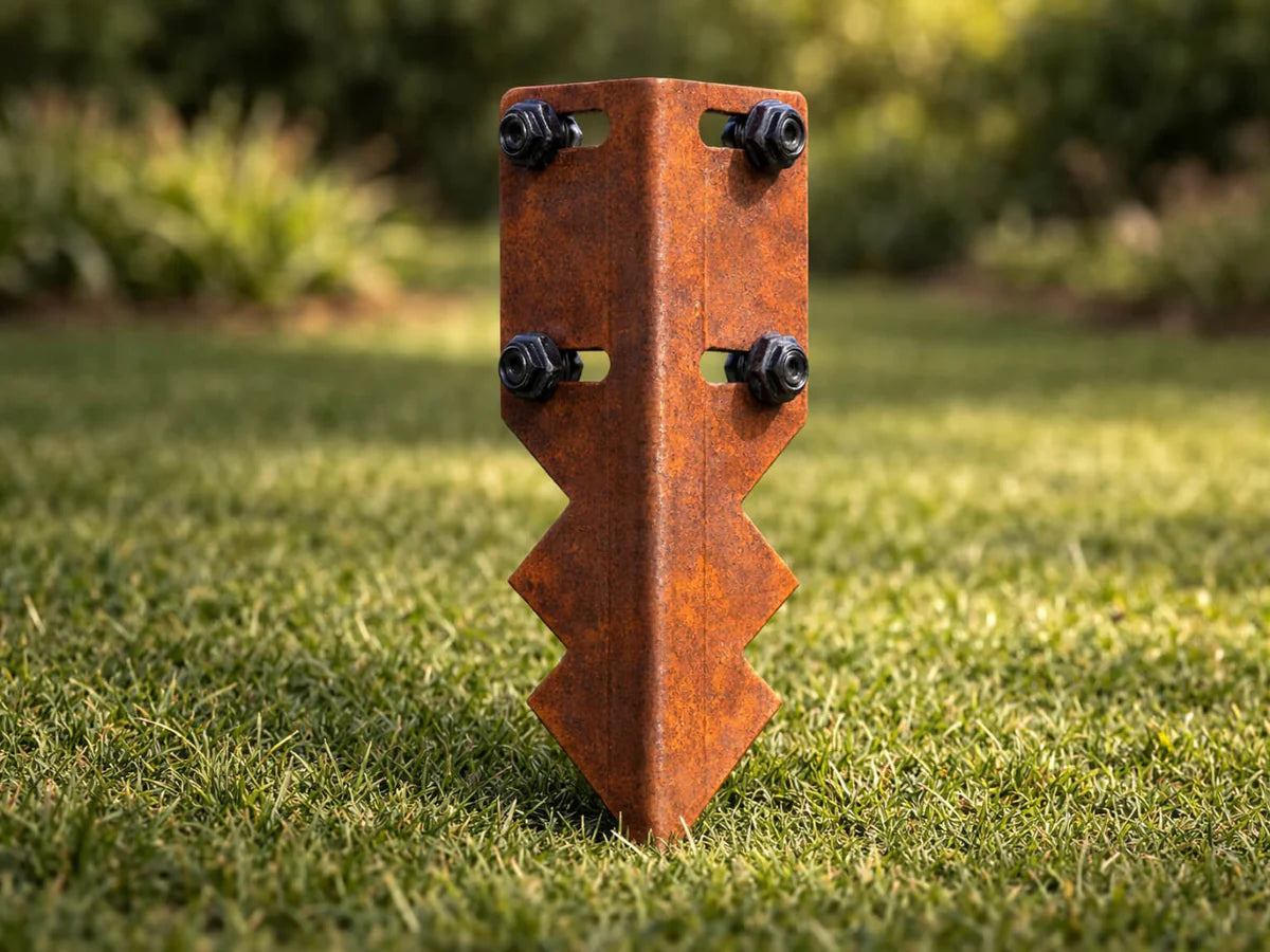 90 graders samlespyd i cortenstål for montering av hagekant og bedkant