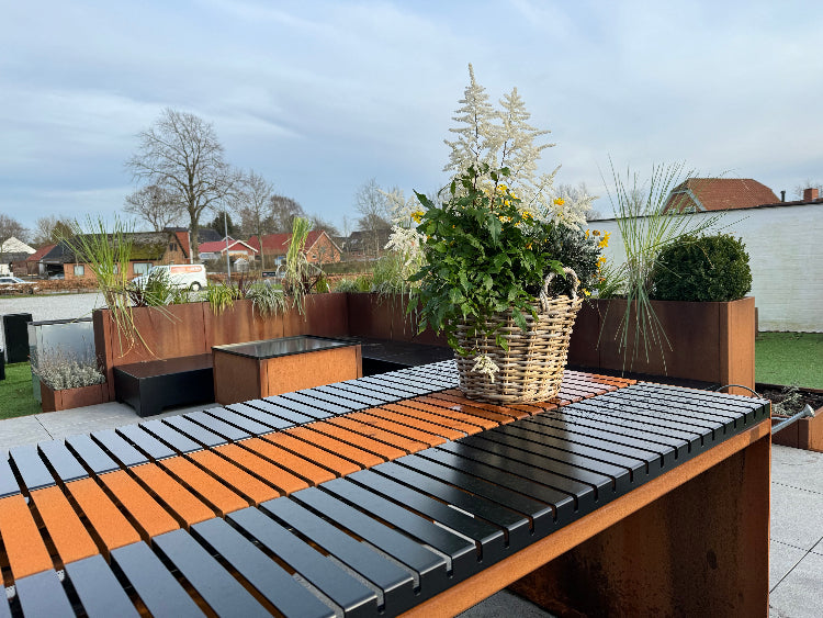 Cortenstal-bord-og-baenkesaet-no