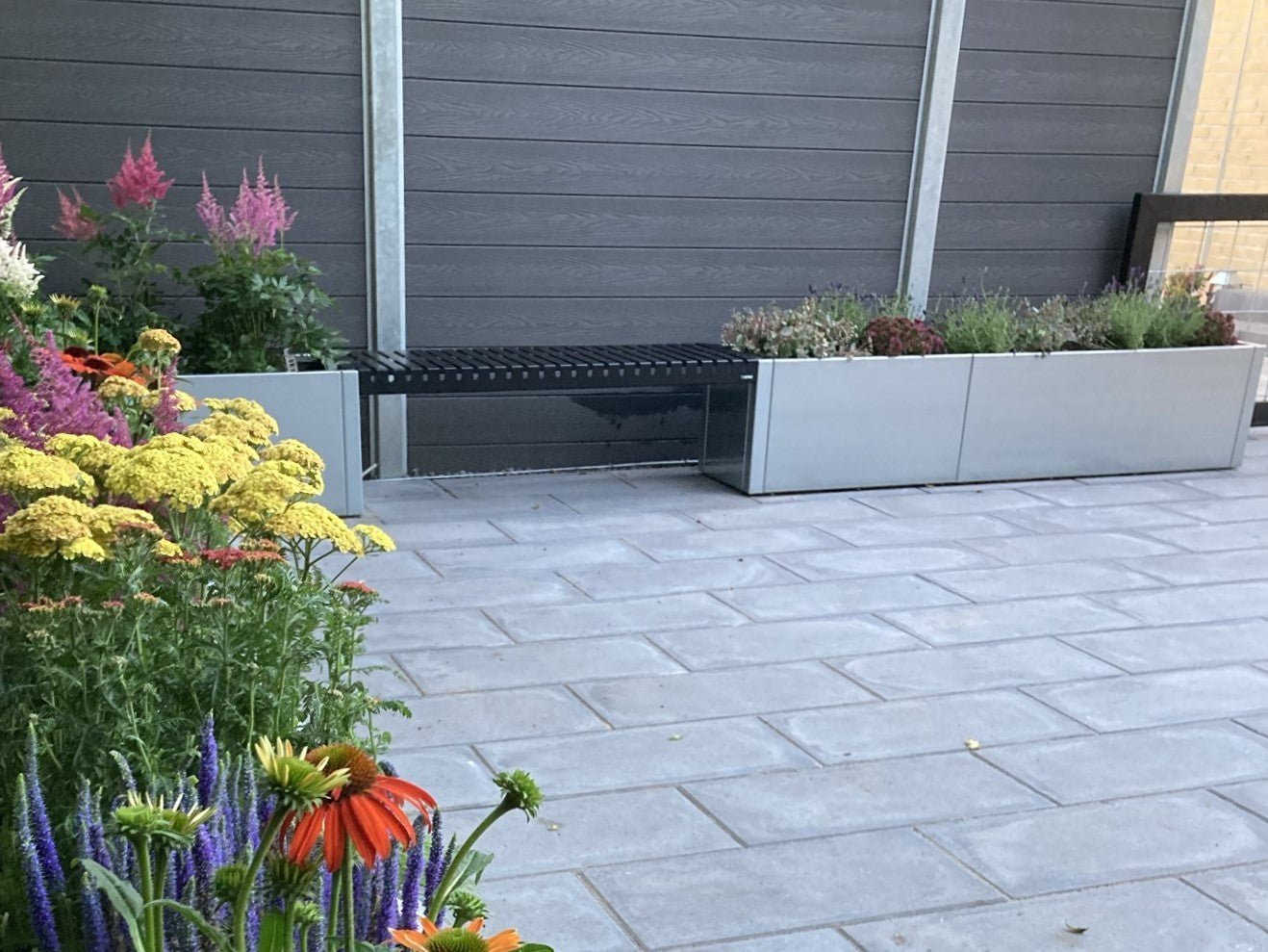 Plantekasser-i-galvaniseret-staal-no