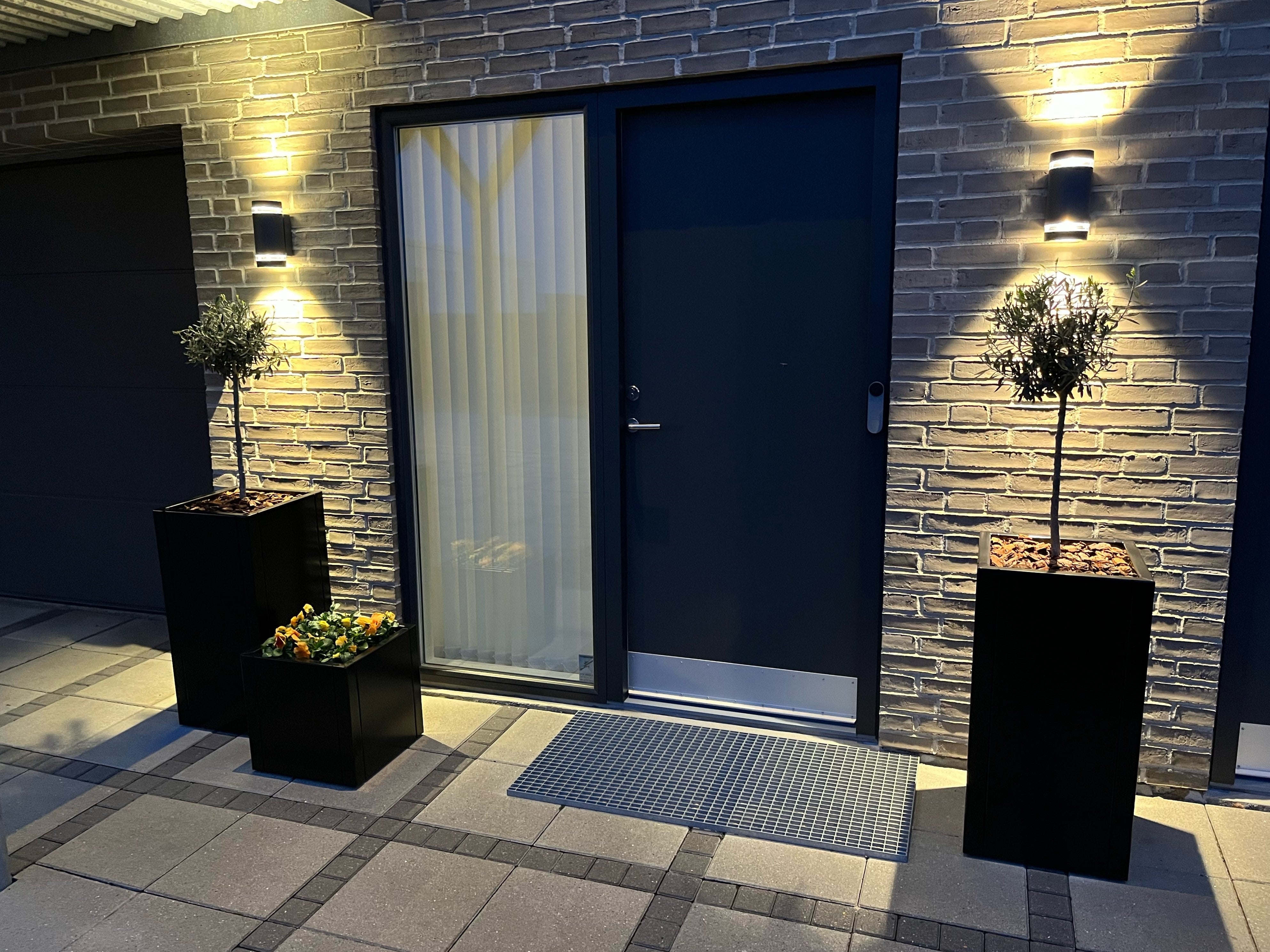 Sortlakeret-plantekasser-kunde3-no