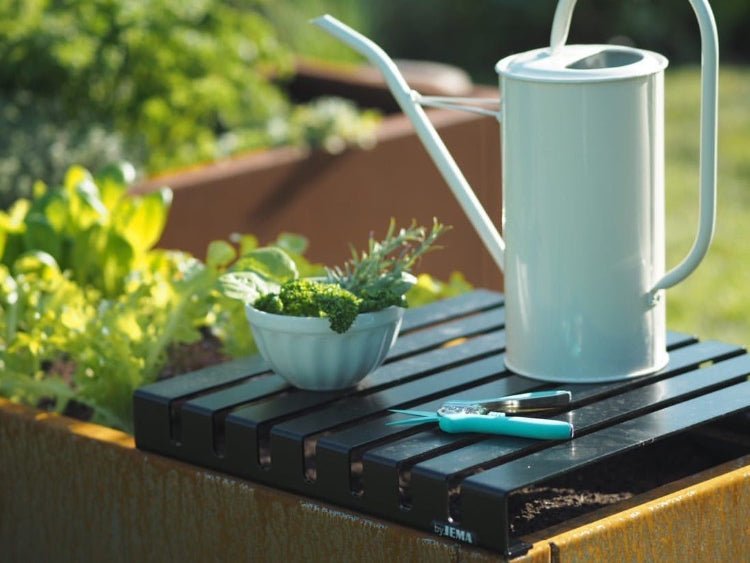 CUBY toppbenk 40 cm brukt som bord på plantekasse