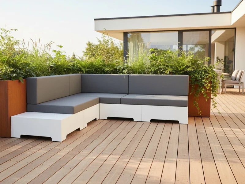 Hjørnesofa til utendørs lounge