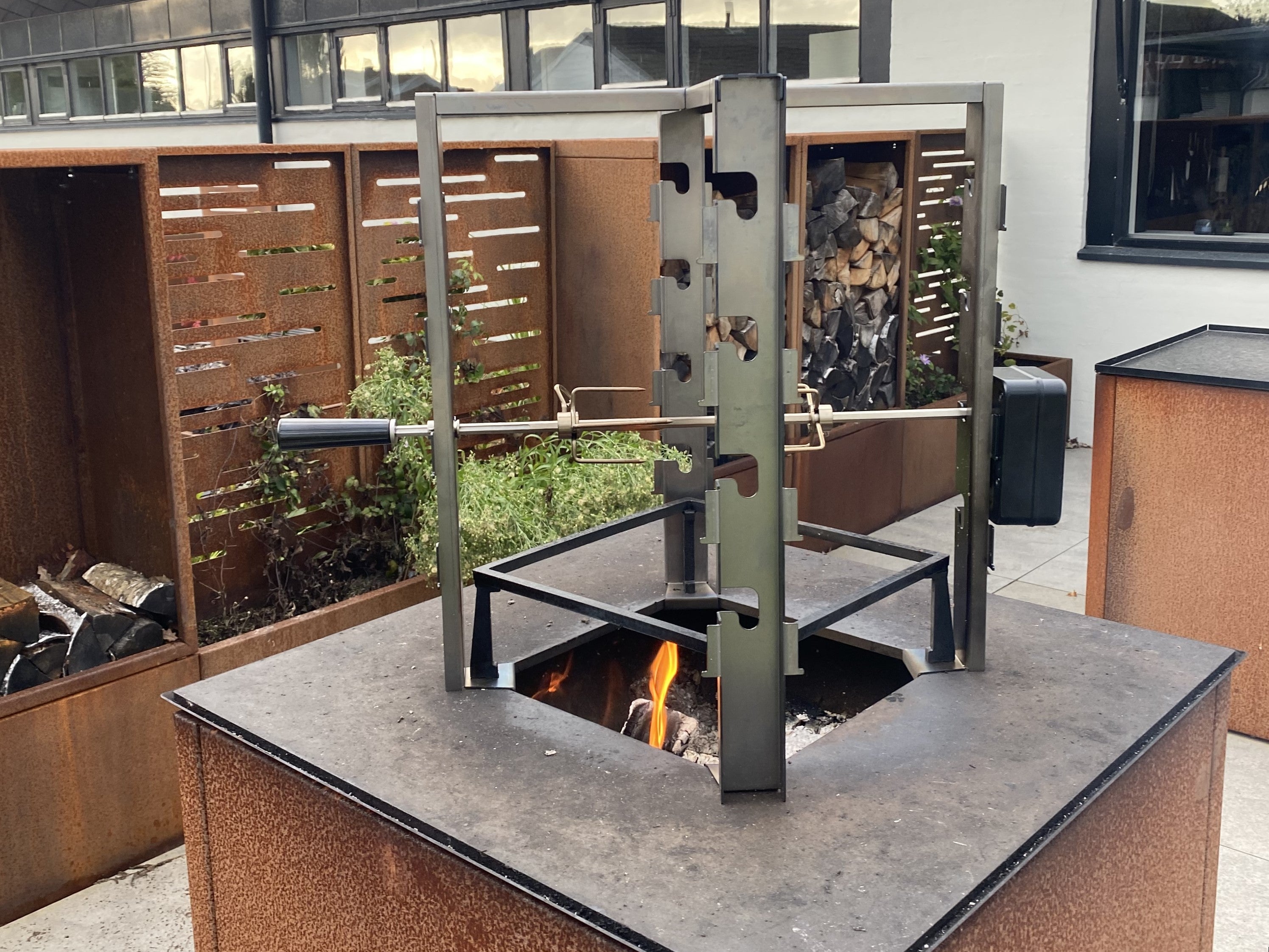 rotisseri-paa-baalgrill2-no