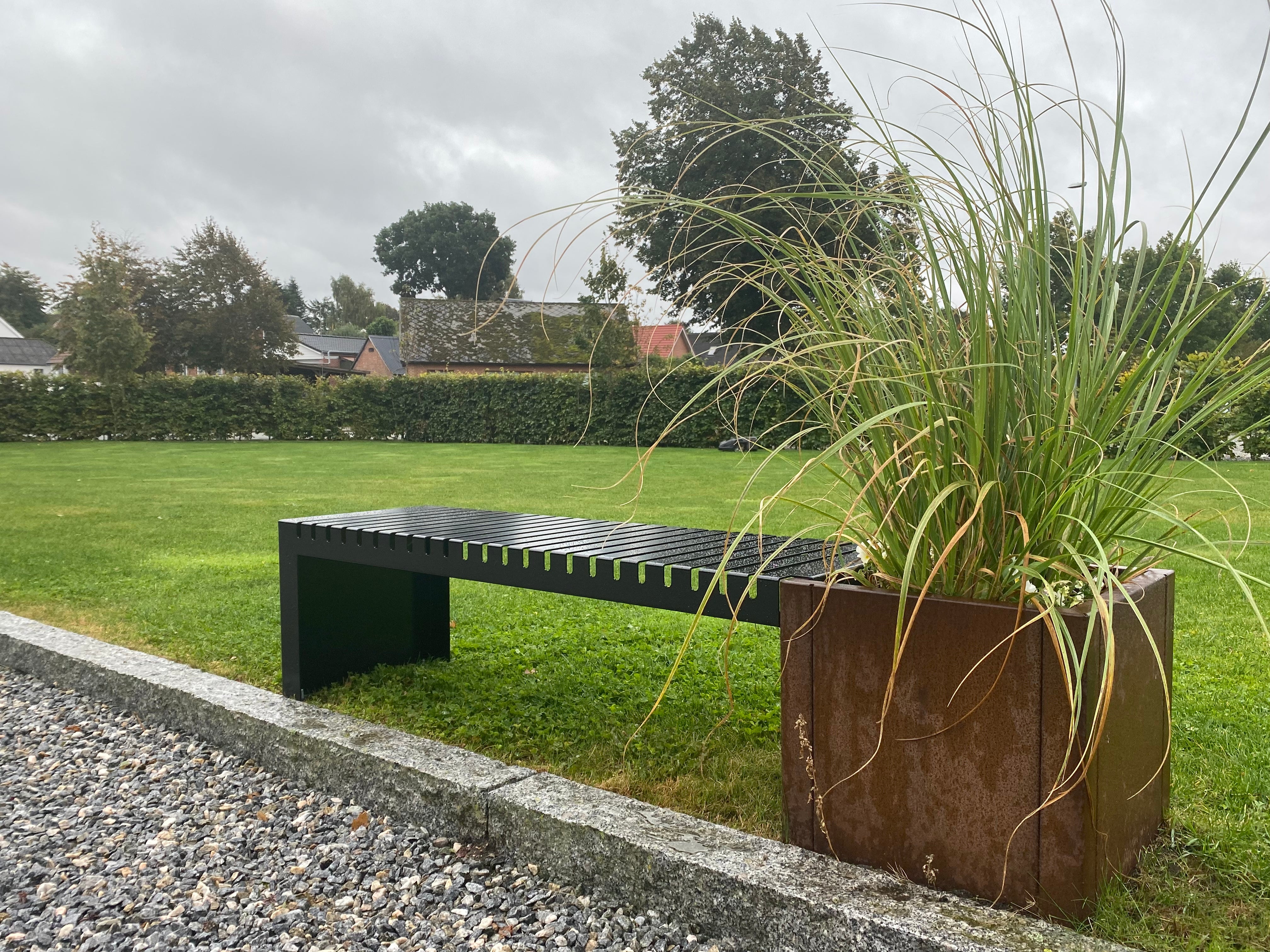 sort-havebaenk-16-byjema-no