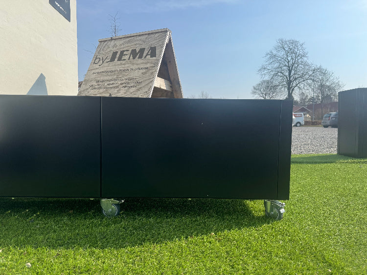 sort-plantekasse3-no