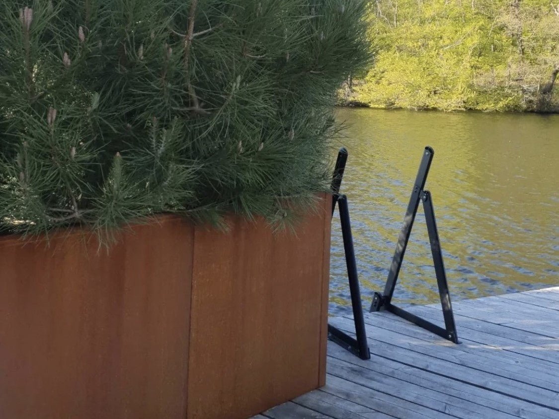 Cortenstaal-plantekasse-ved-vandet-no