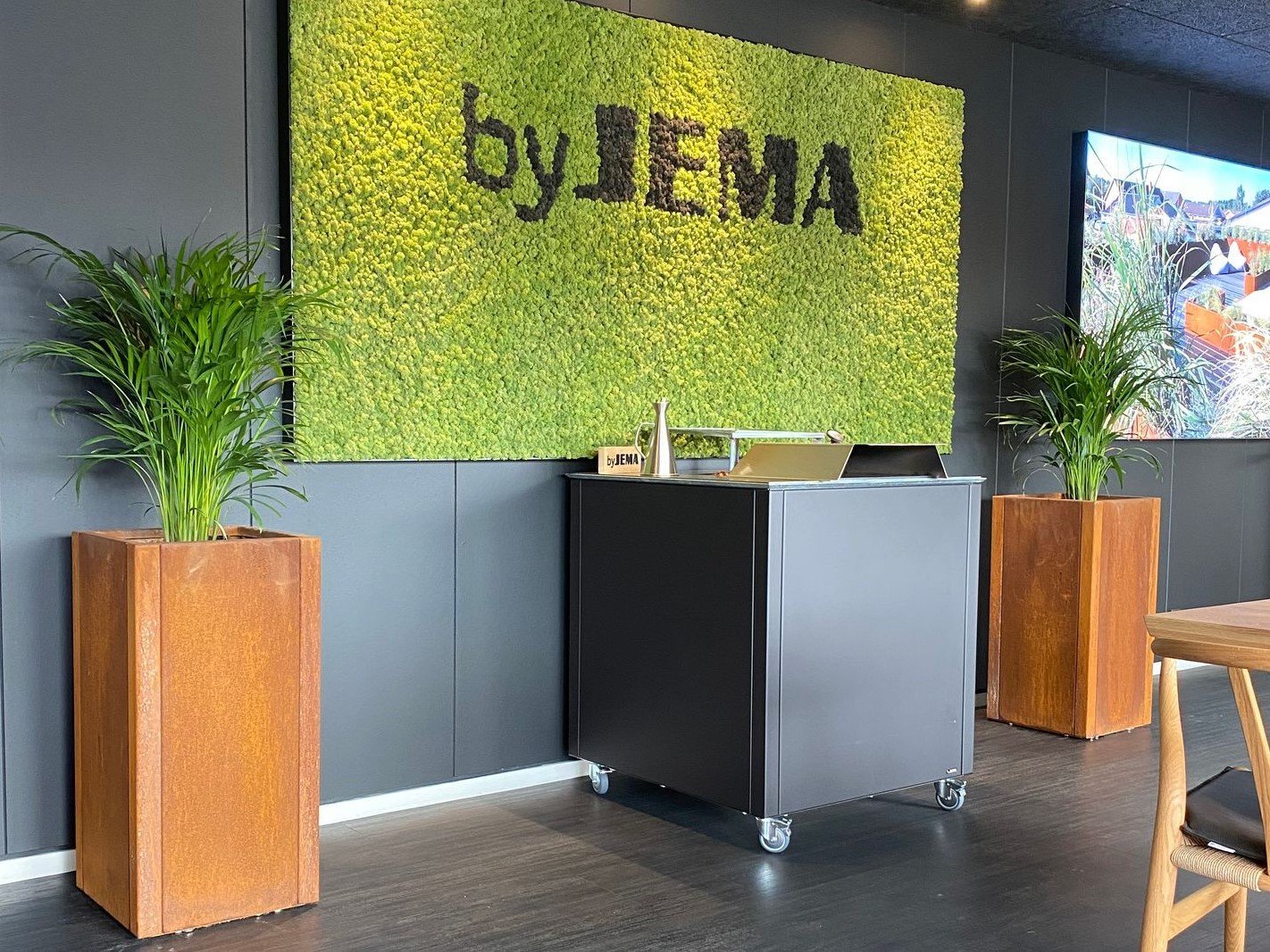 Cortenstaal-plantekasser-baalgrill-showroom-no