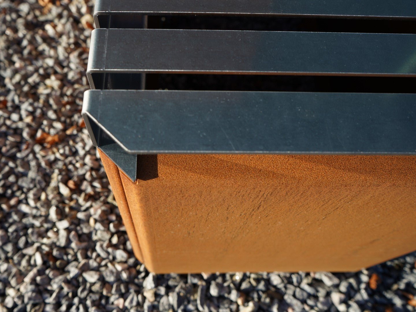 EDGY-top-baenk-corten-no