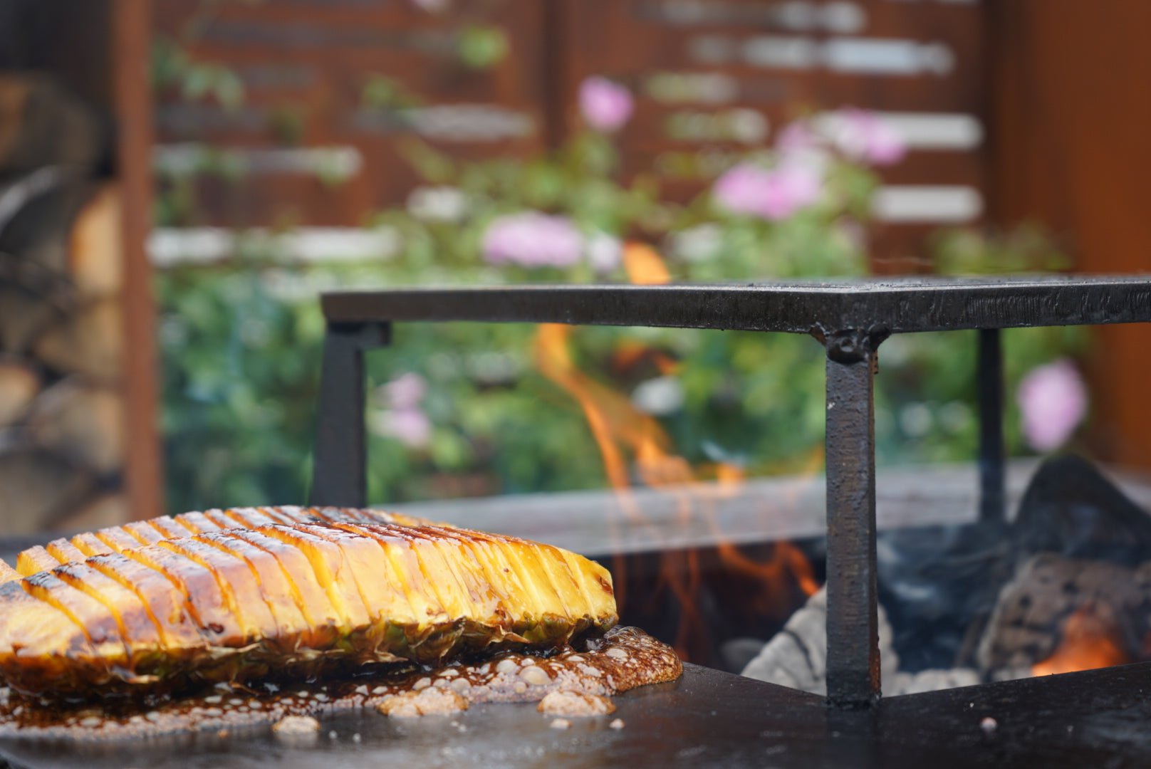 ananas-paa-baalgrill1-no