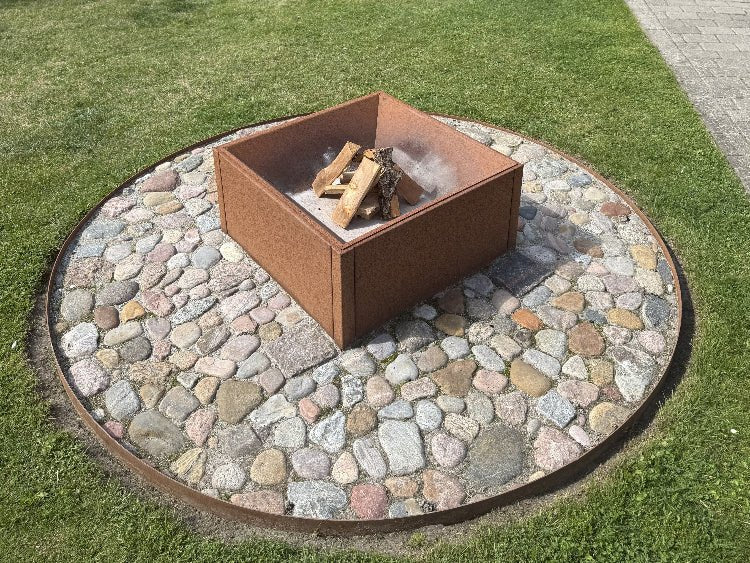 Firkantet bålfat i cortenstål til hage