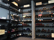 byJEMA AXIS vinreol i sortlakkert stål med horisontal oppbevaring av vinflasker