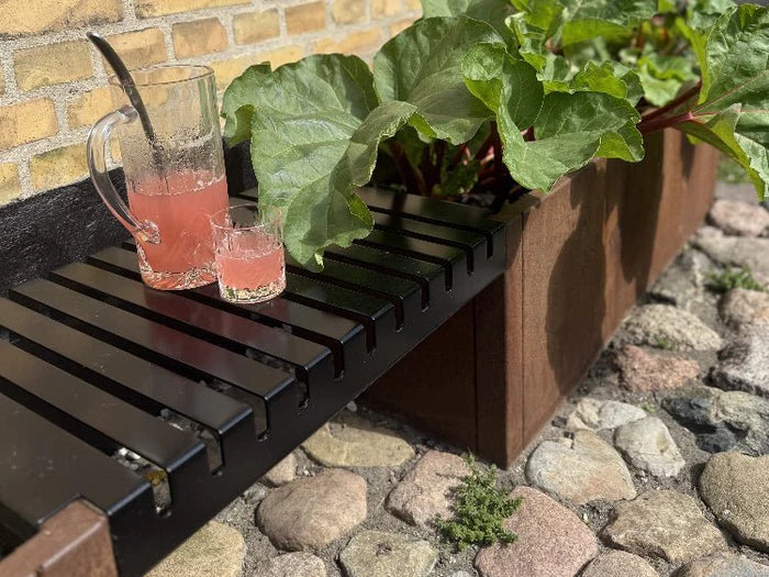 CUBY benkesett i cortenstål til terrasse