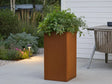 CUBY høy plantekasse i cortenstål med planter