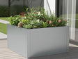 CUBY plantekasse i galvanisert stål med sukkulenter på terrasse