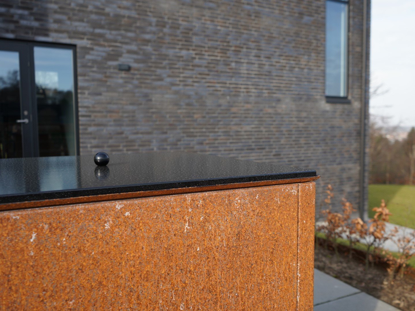 detalje-billede-laag-rust-til-baalgrill-no