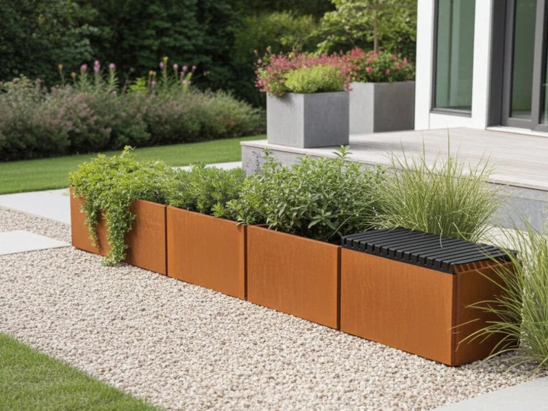 Toppbenk 80 cm i cortenstål som sitteplass