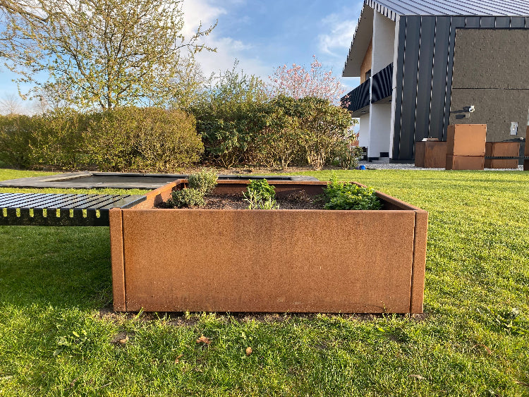 hoejbede-cortenstaal-cuby2-no