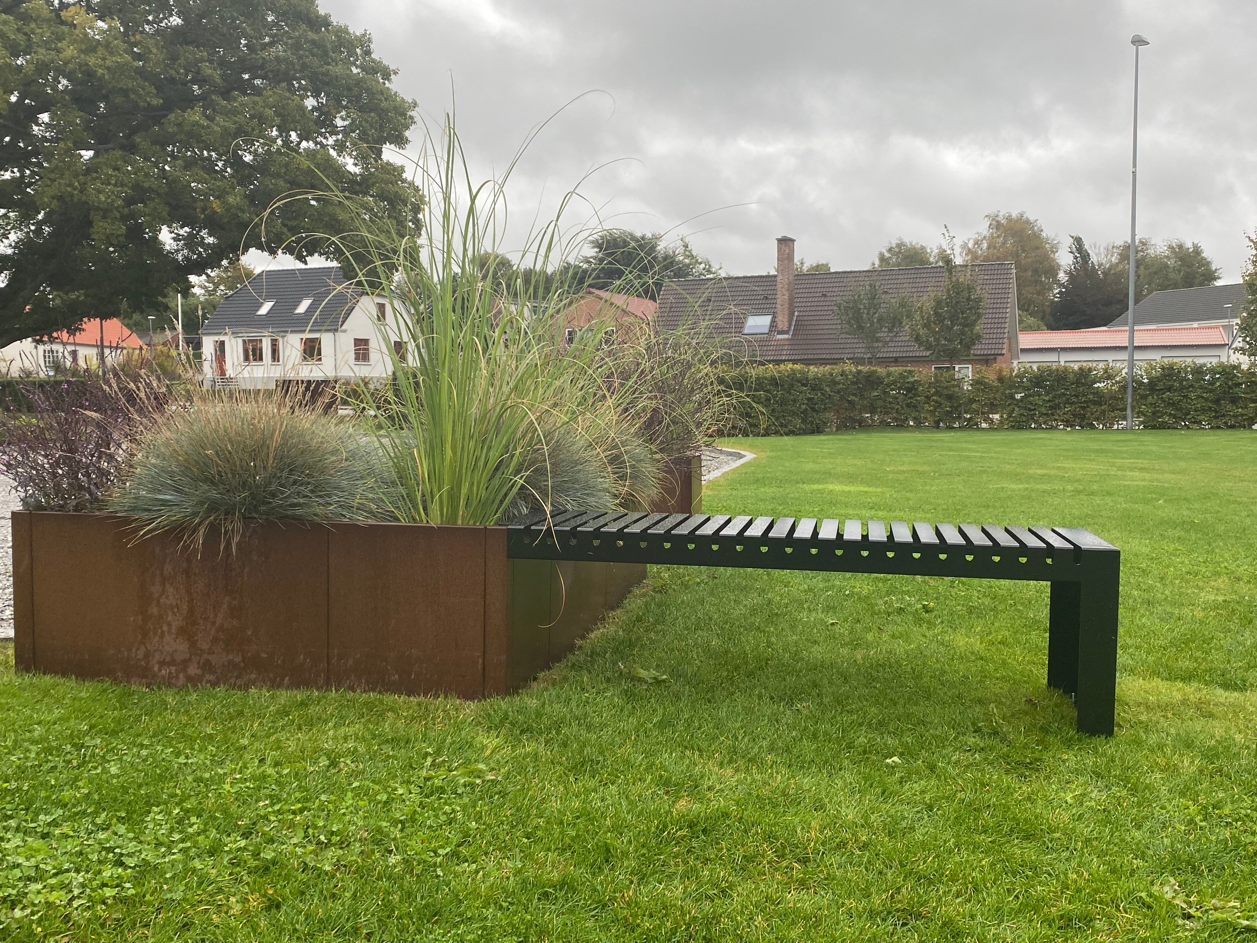 sort-havebaenk-18-byjema-no