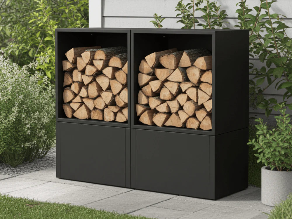 Dobbel vedoppbevaring i sort pulverlakkert stål med to moduler