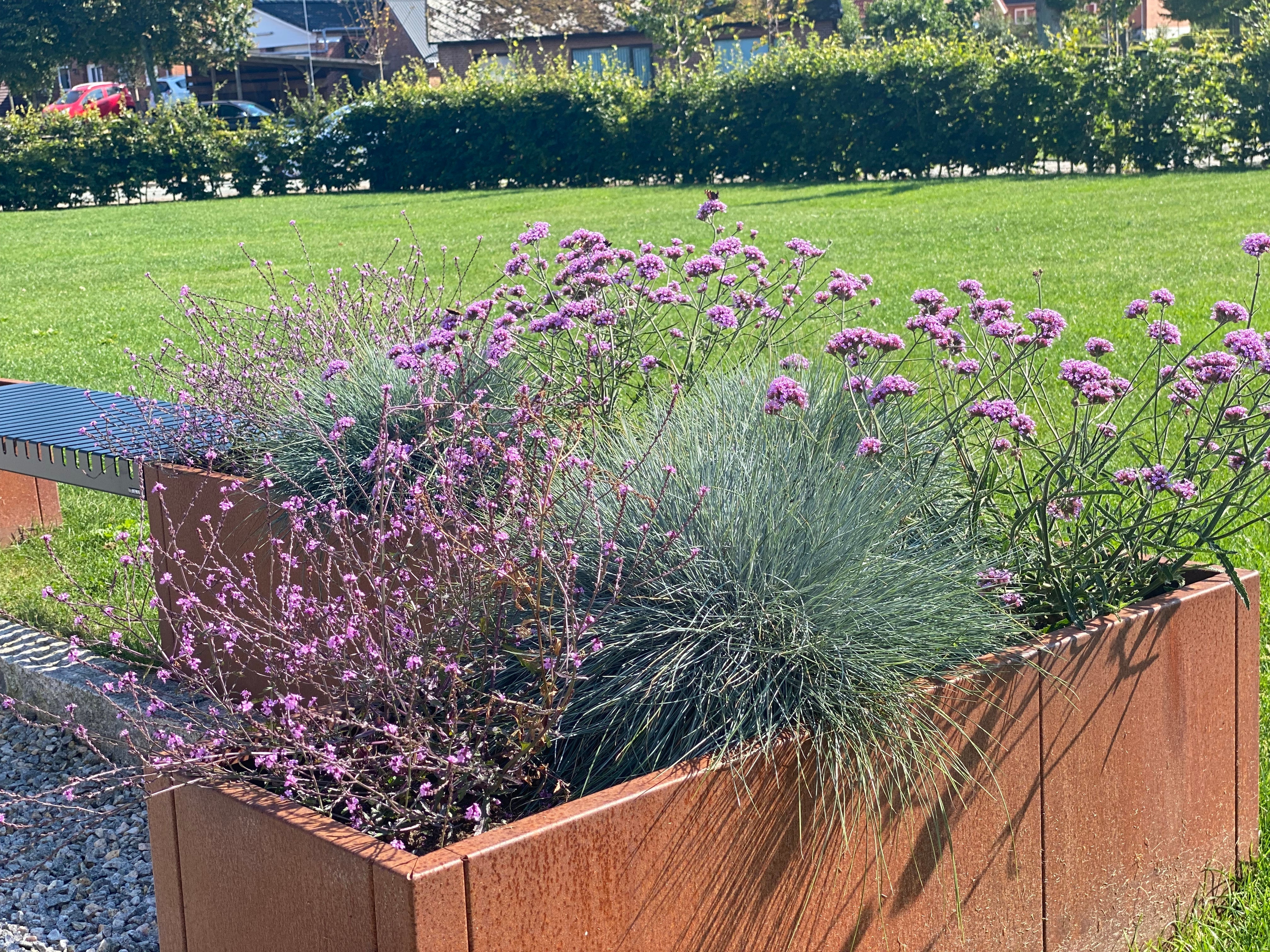 Vinkel plantekasse cortenstål CUBY 40 cm højde - flere længder